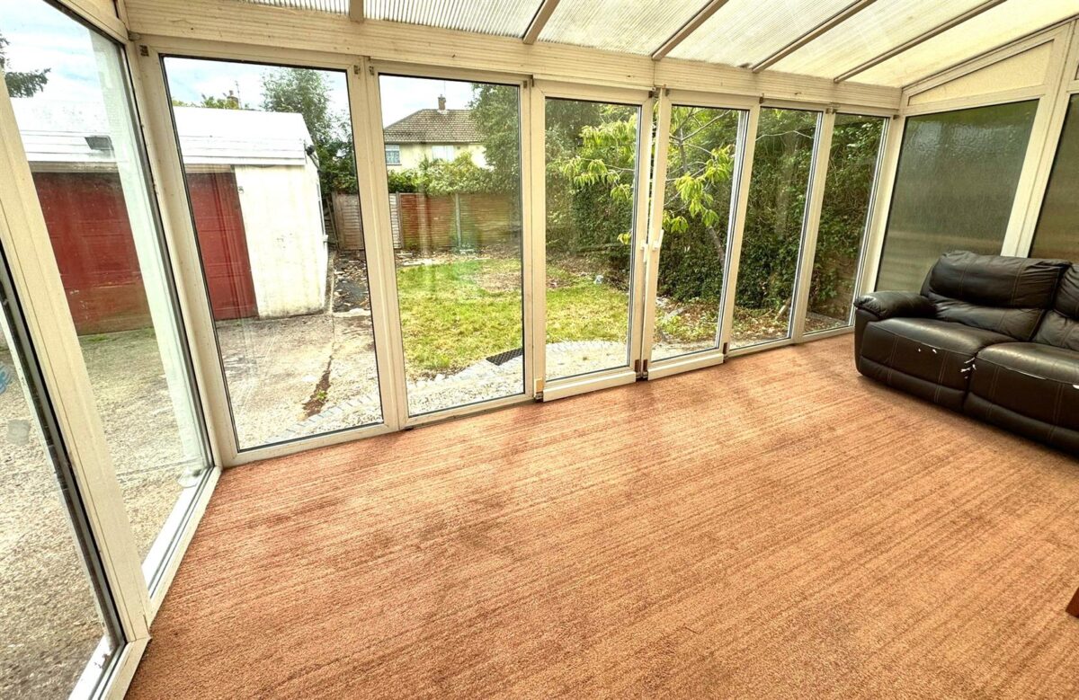 Willow Brook Road, Corby