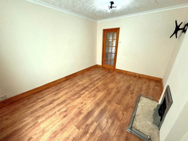 Willow Brook Road, Corby