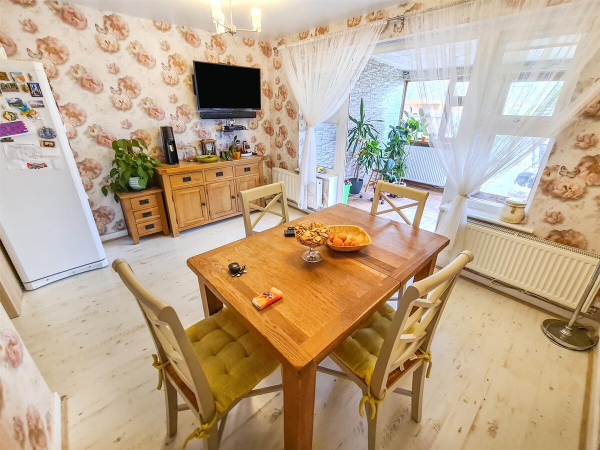 Butland Road, Corby