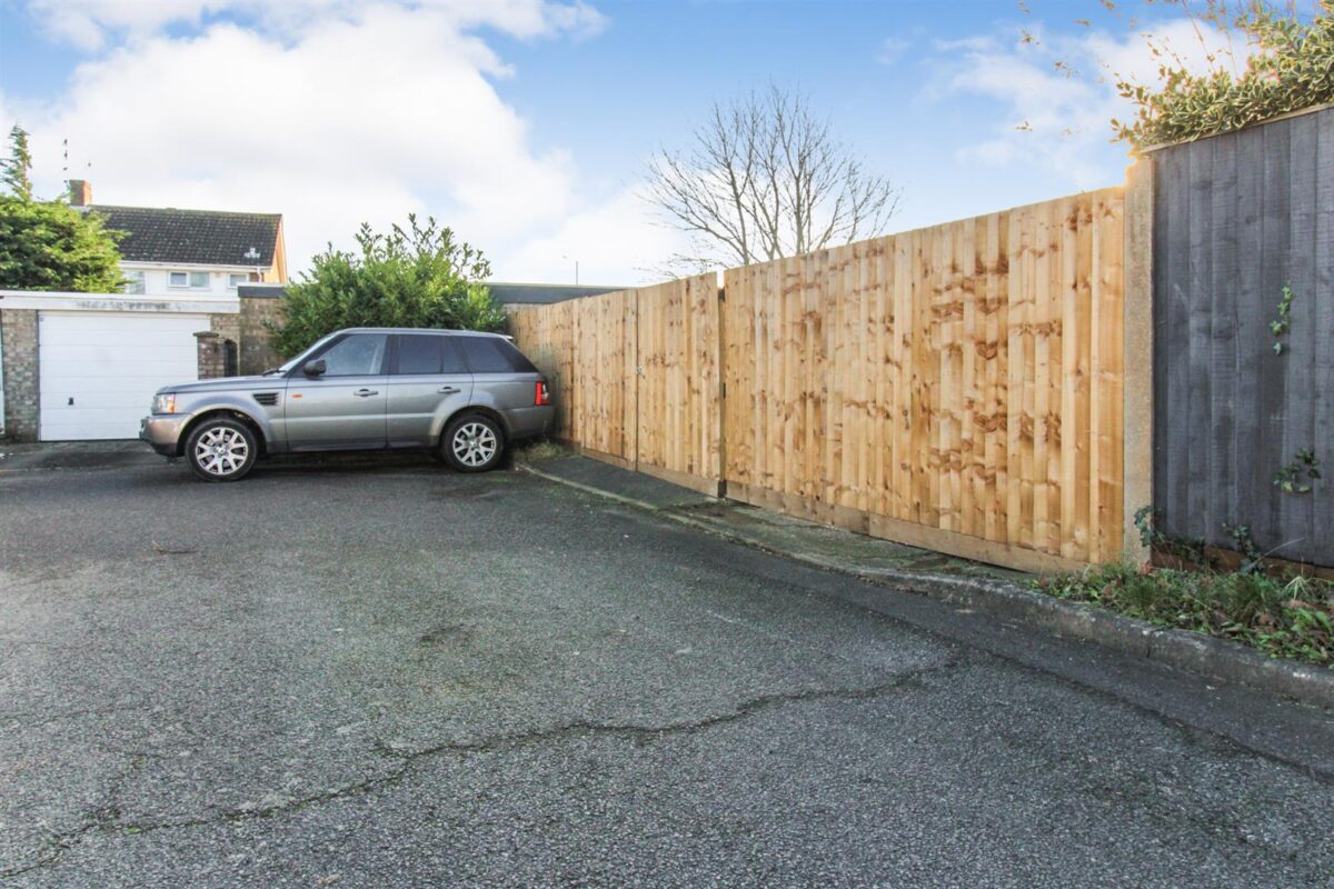 Viking Way, Corby