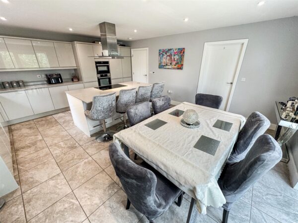 Lake Drive, Weldon, Corby