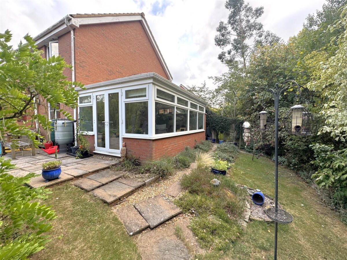 Buttercup Close, Corby