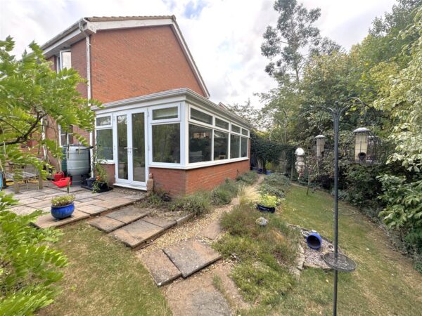 Buttercup Close, Corby