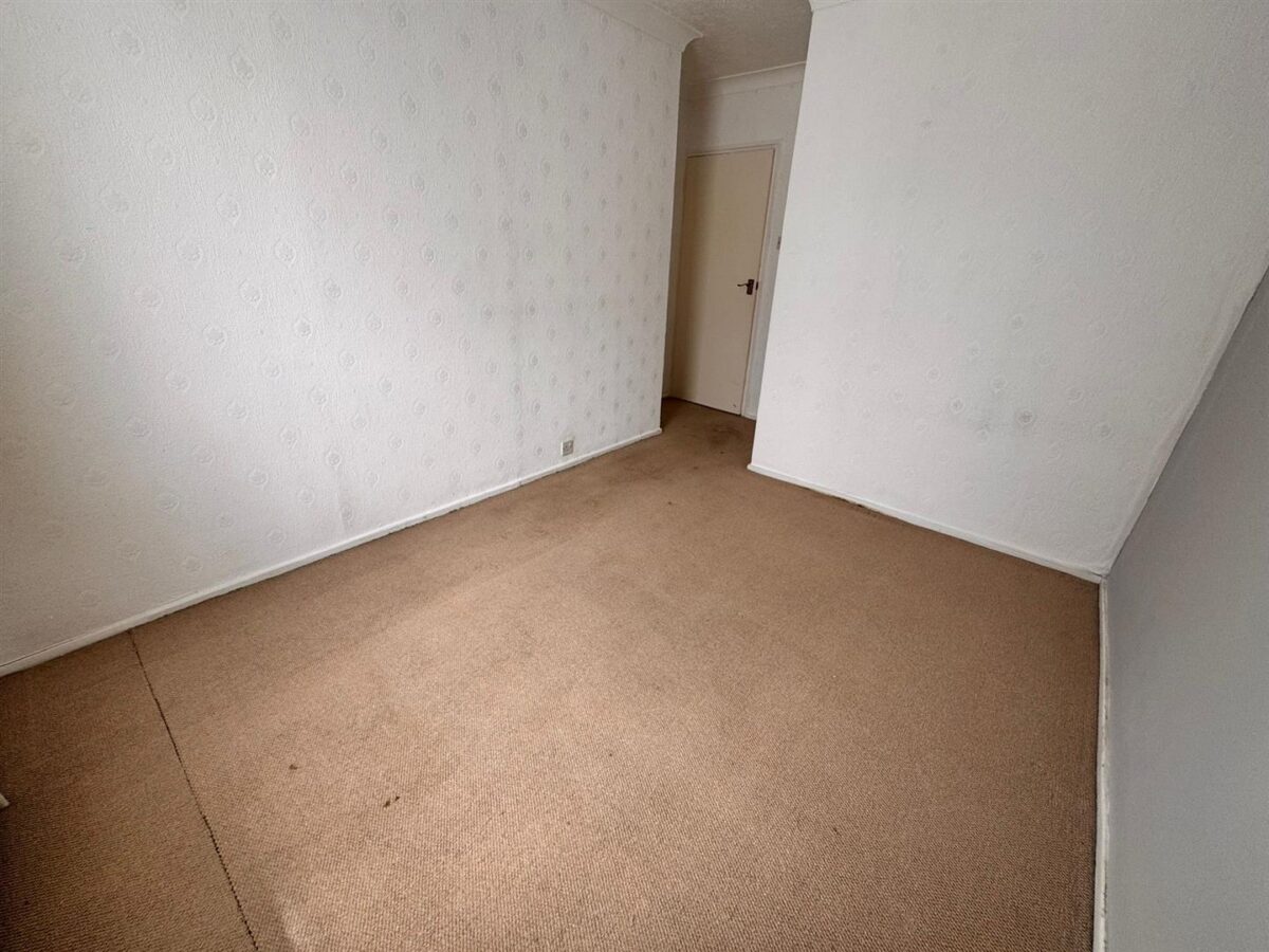 Willow Brook Road, Corby
