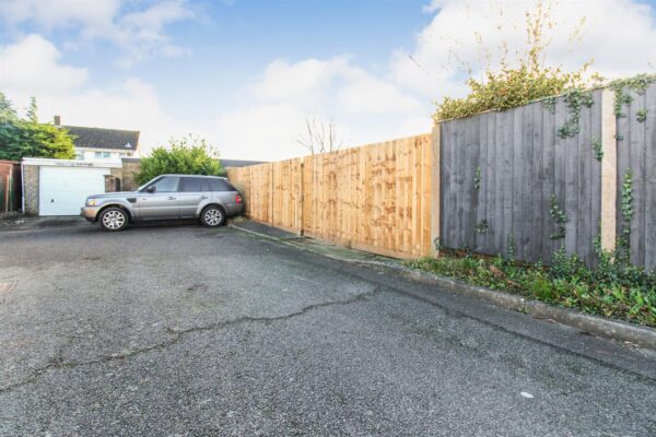 Viking Way, Corby