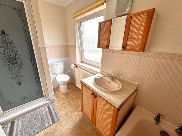 Willow Brook Road, Corby