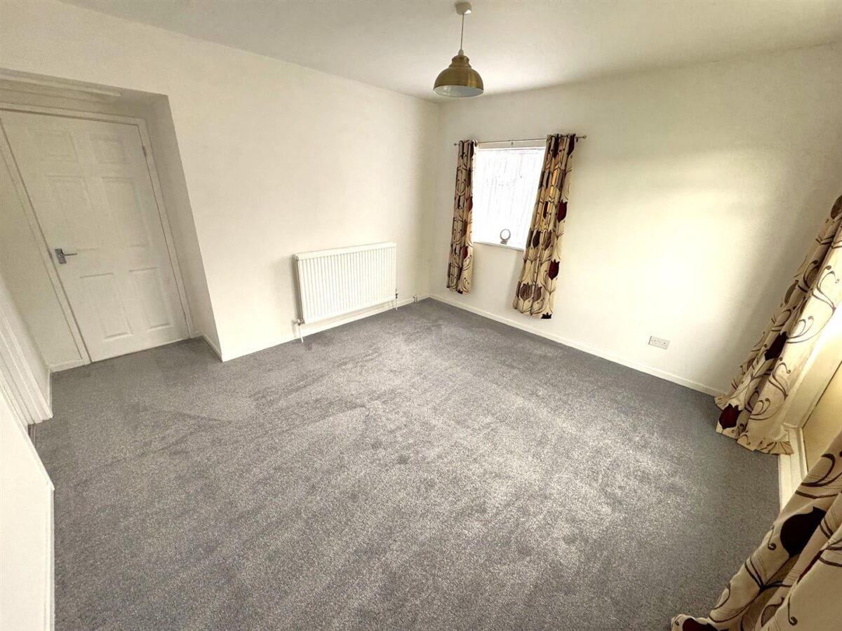 Rowlett Road, Corby
