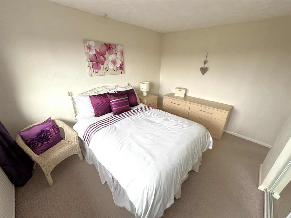 Howard Avenue, Corby
