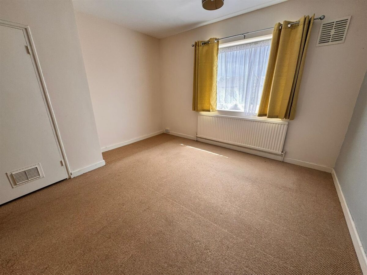 Willow Brook Road, Corby