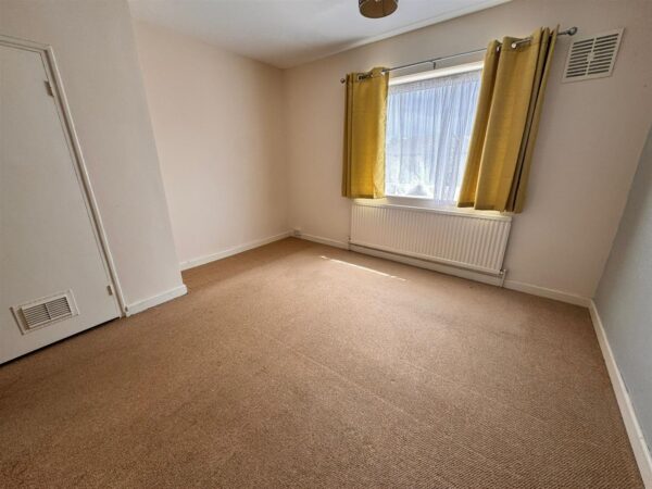 Willow Brook Road, Corby