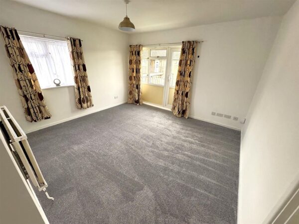 Rowlett Road, Corby