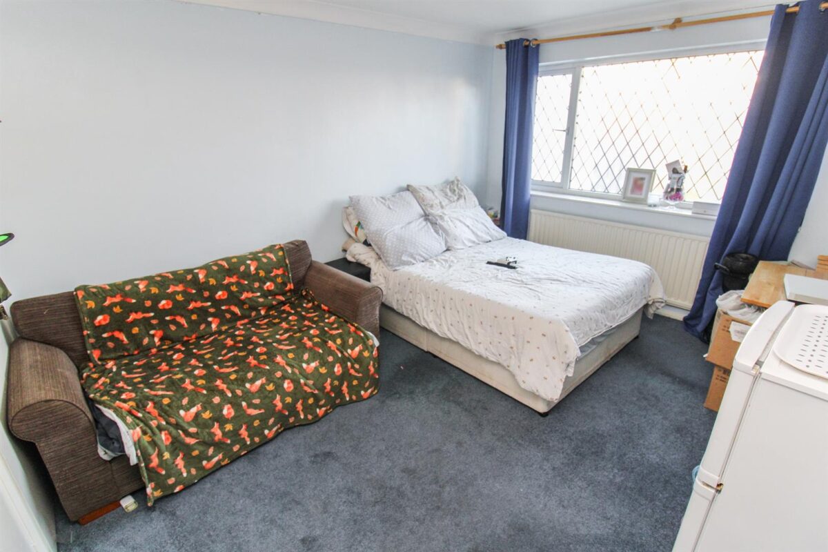 Viking Way, Corby