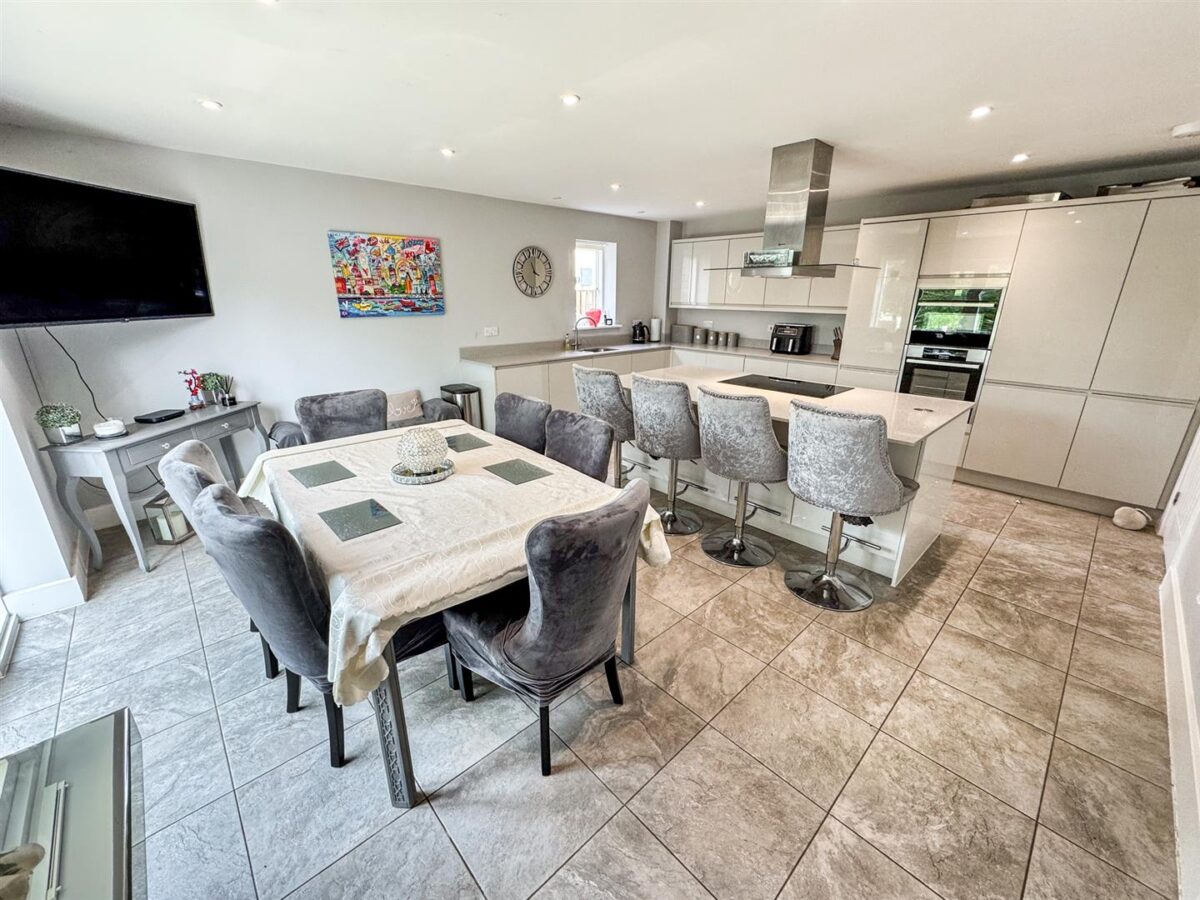 Lake Drive, Weldon, Corby