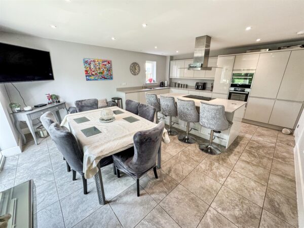 Lake Drive, Weldon, Corby