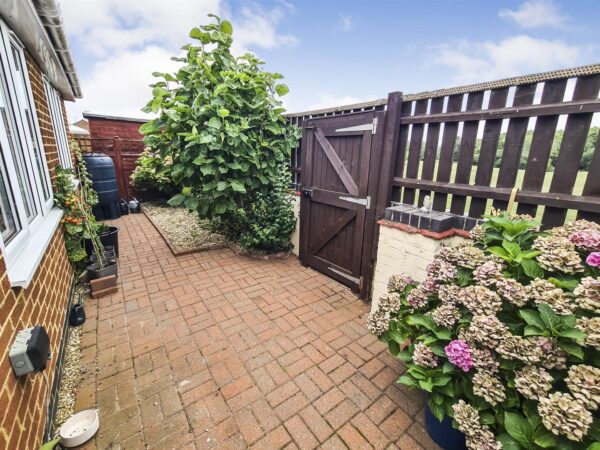 Driffield Grove, Corby