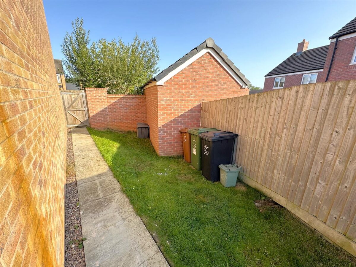 Yates Close, Weldon, Corby
