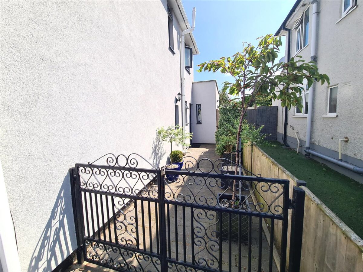 Stockwood Drive, Corby