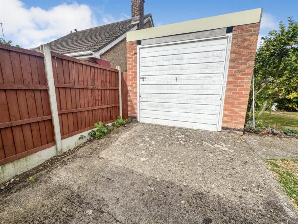 Howard Avenue, Corby