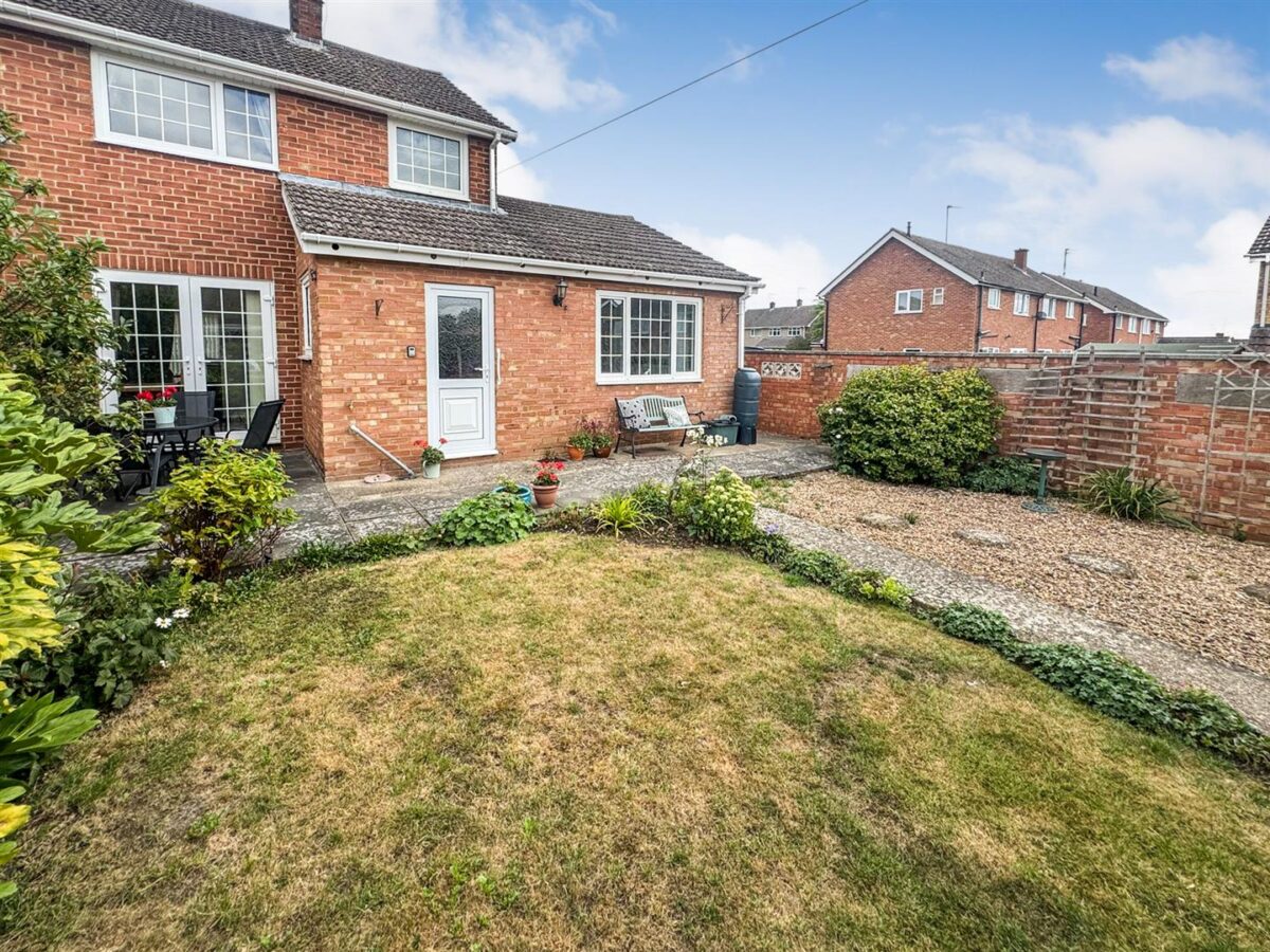 Howard Avenue, Corby