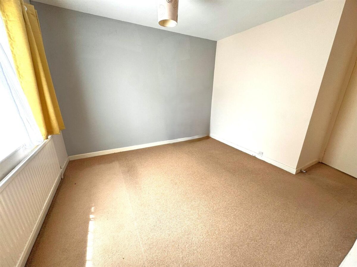 Willow Brook Road, Corby
