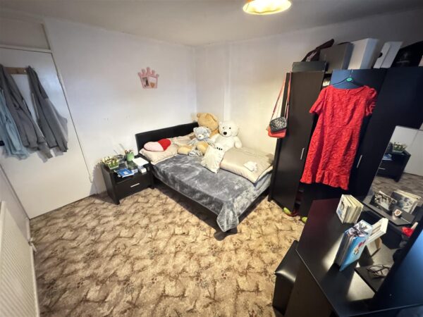 Clovelly Court, Corby