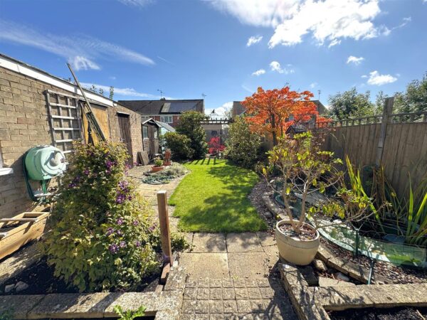 Collingwood Avenue, Corby