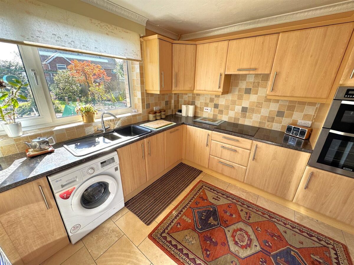 Collingwood Avenue, Corby