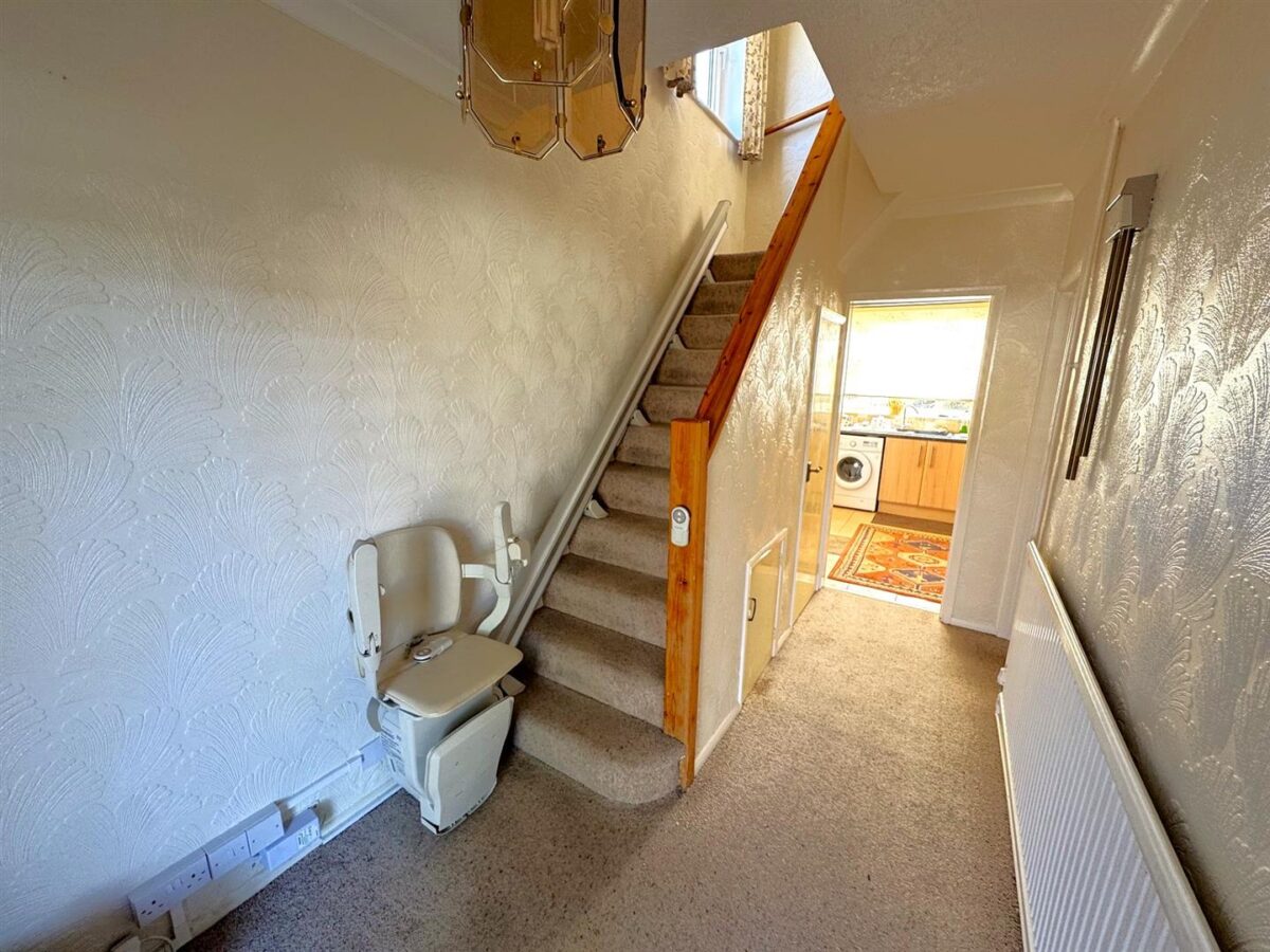 Collingwood Avenue, Corby