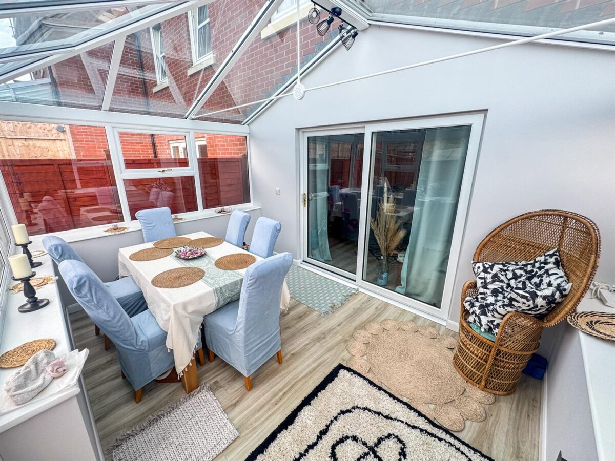 Farnborough Close, Corby