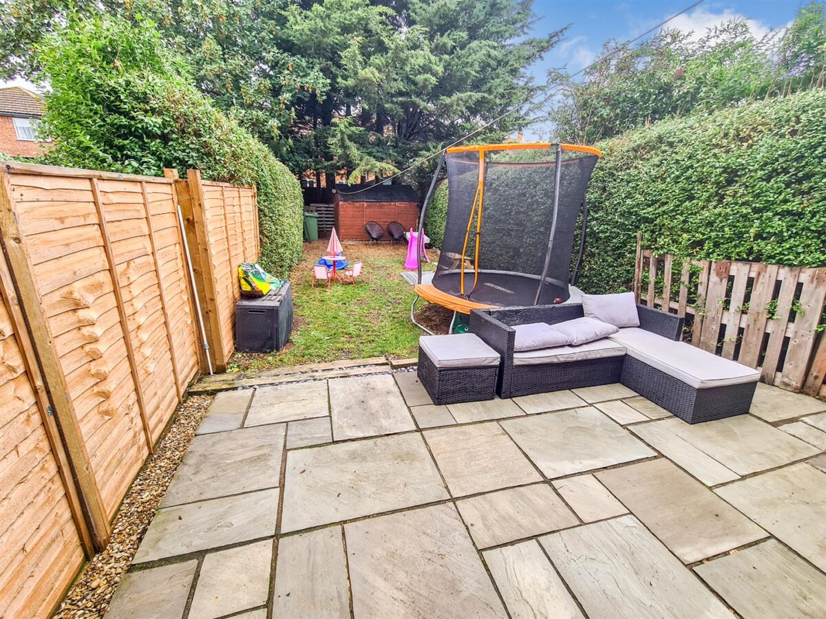 West Glebe Road, Corby