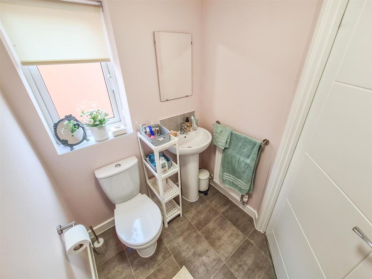 Oak Wood Drive, Corby