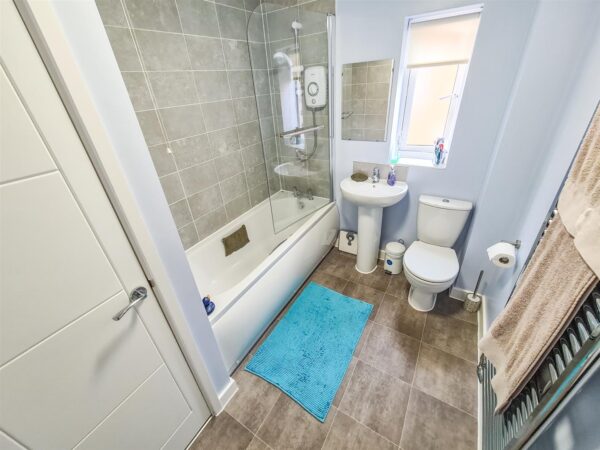 Oak Wood Drive, Corby