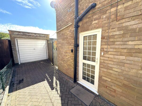 Collingwood Avenue, Corby