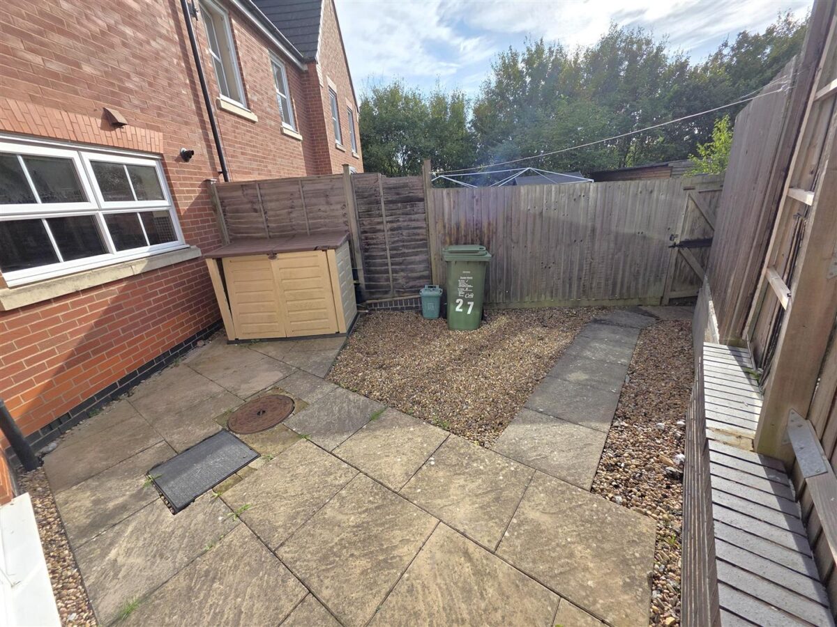 Flatford Close, Corby