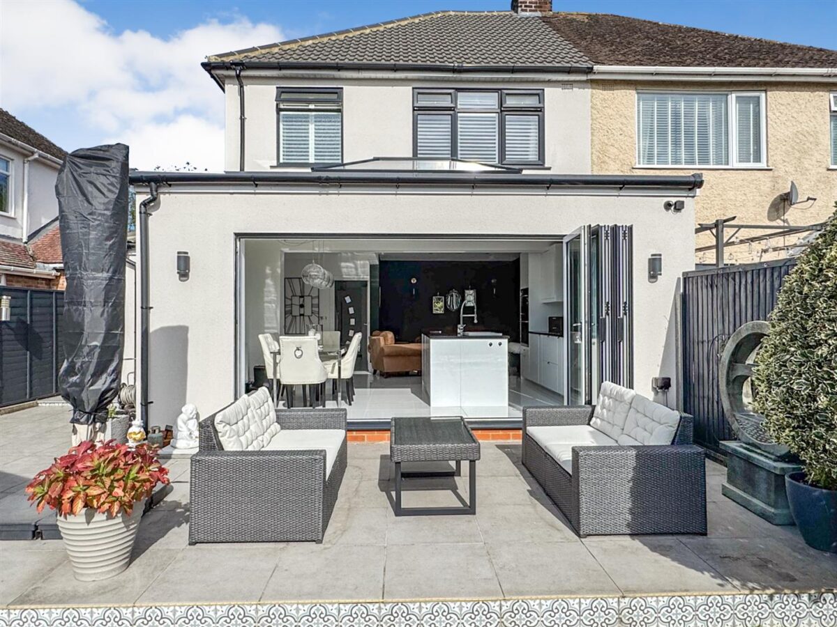 Corby Road, Weldon, Corby