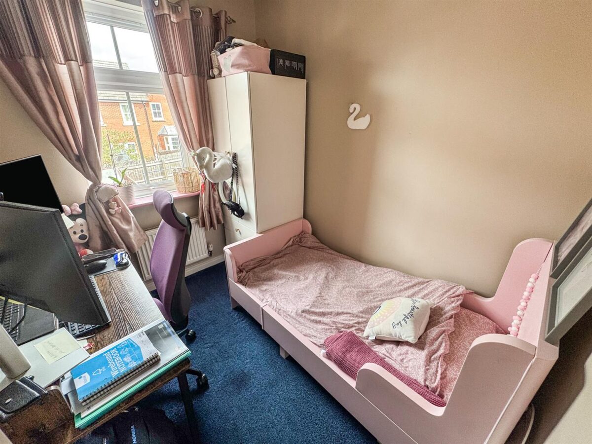 Farnborough Close, Corby