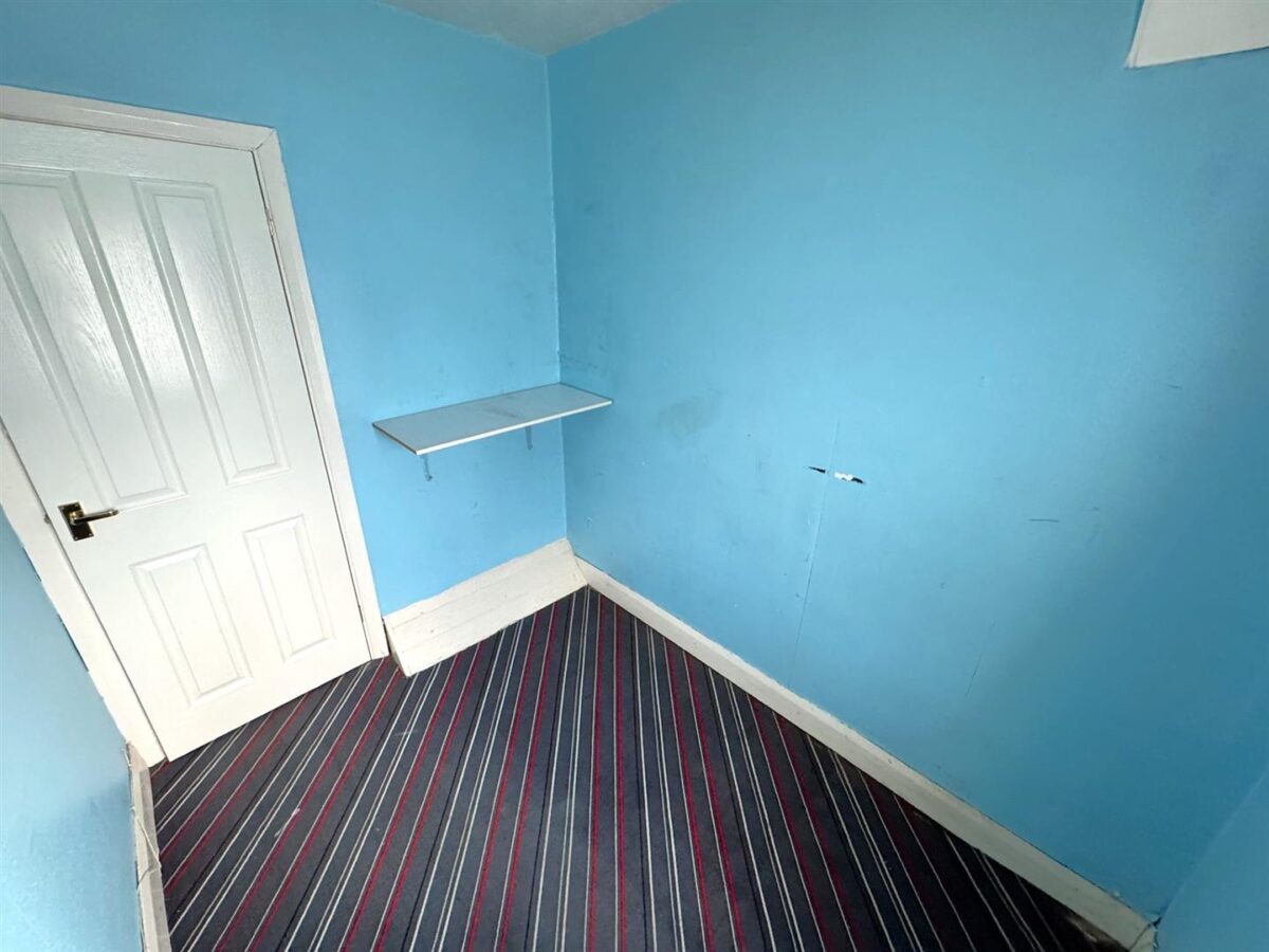 Studfall Avenue, Corby