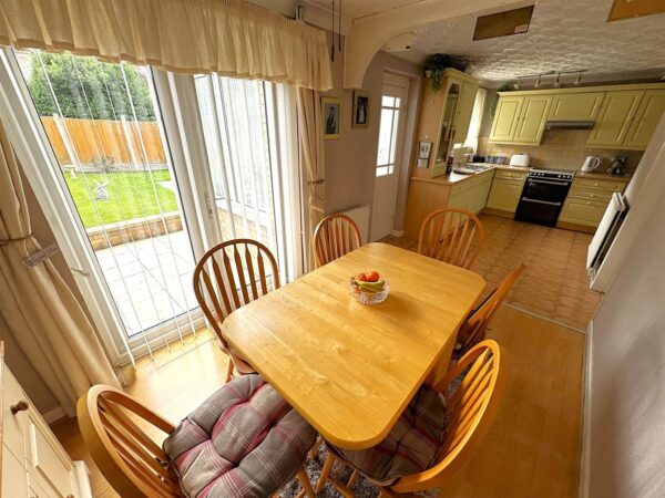 Beanfield Avenue, Corby