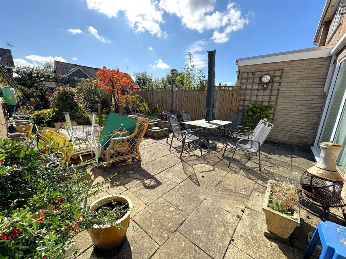 Collingwood Avenue, Corby