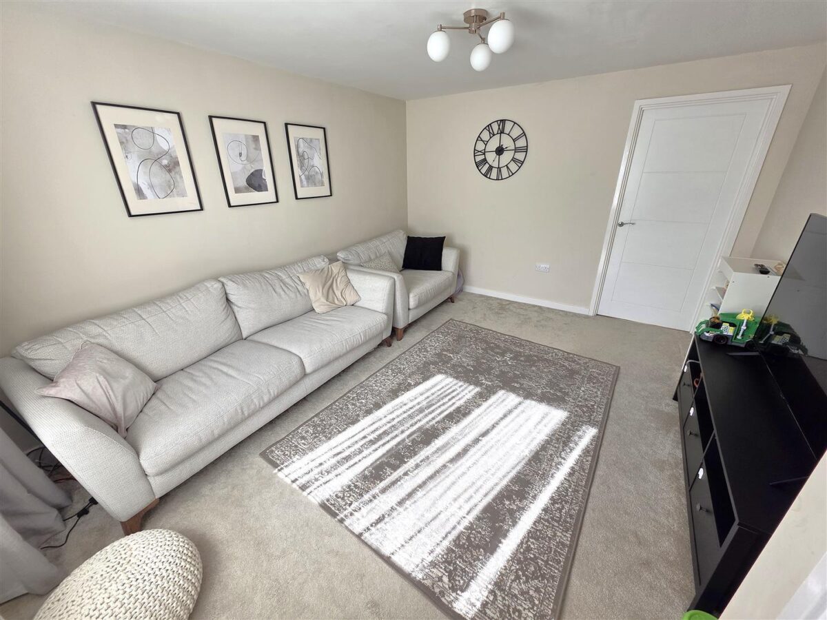 Oak Wood Drive, Corby