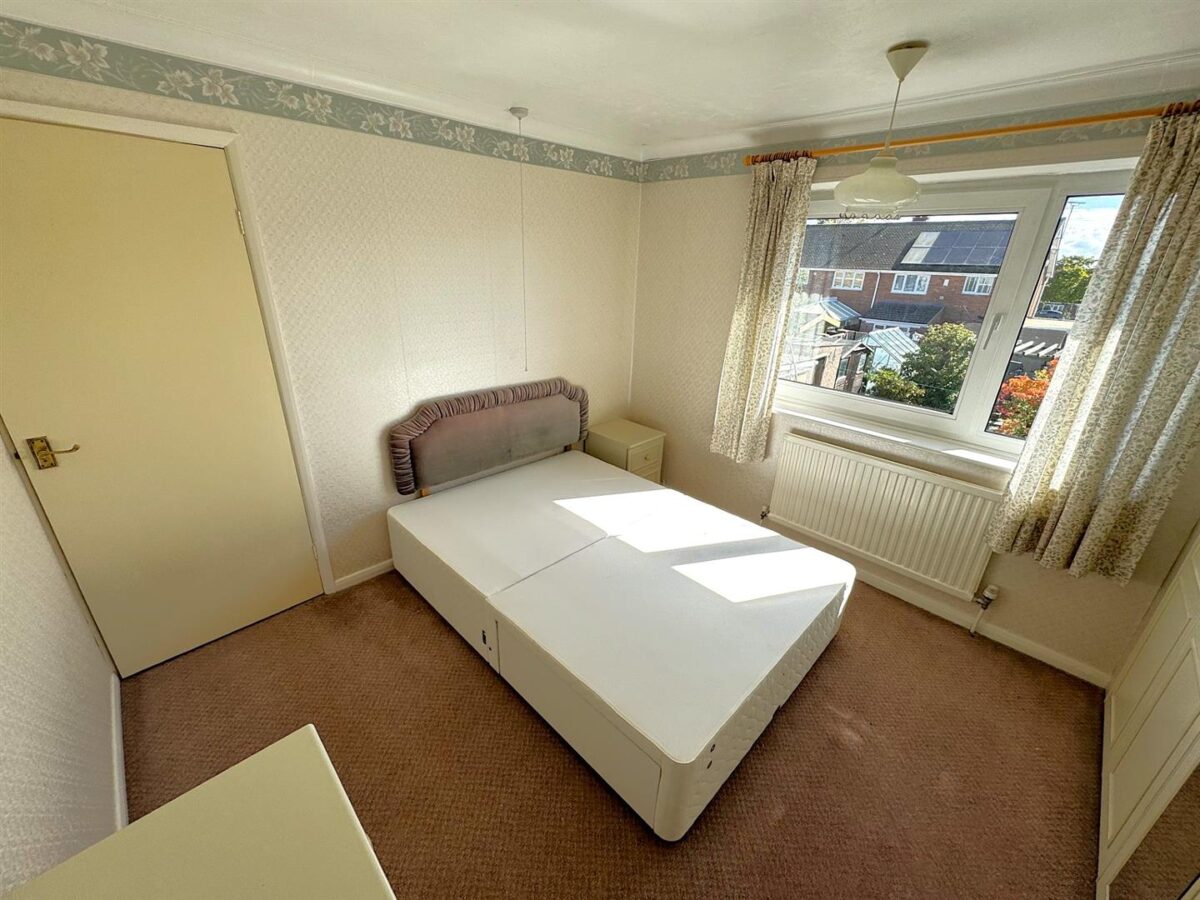 Collingwood Avenue, Corby