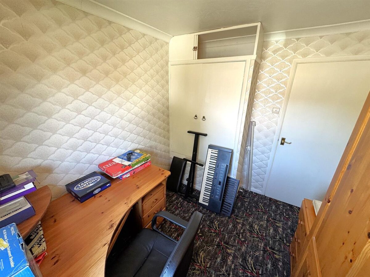 Collingwood Avenue, Corby