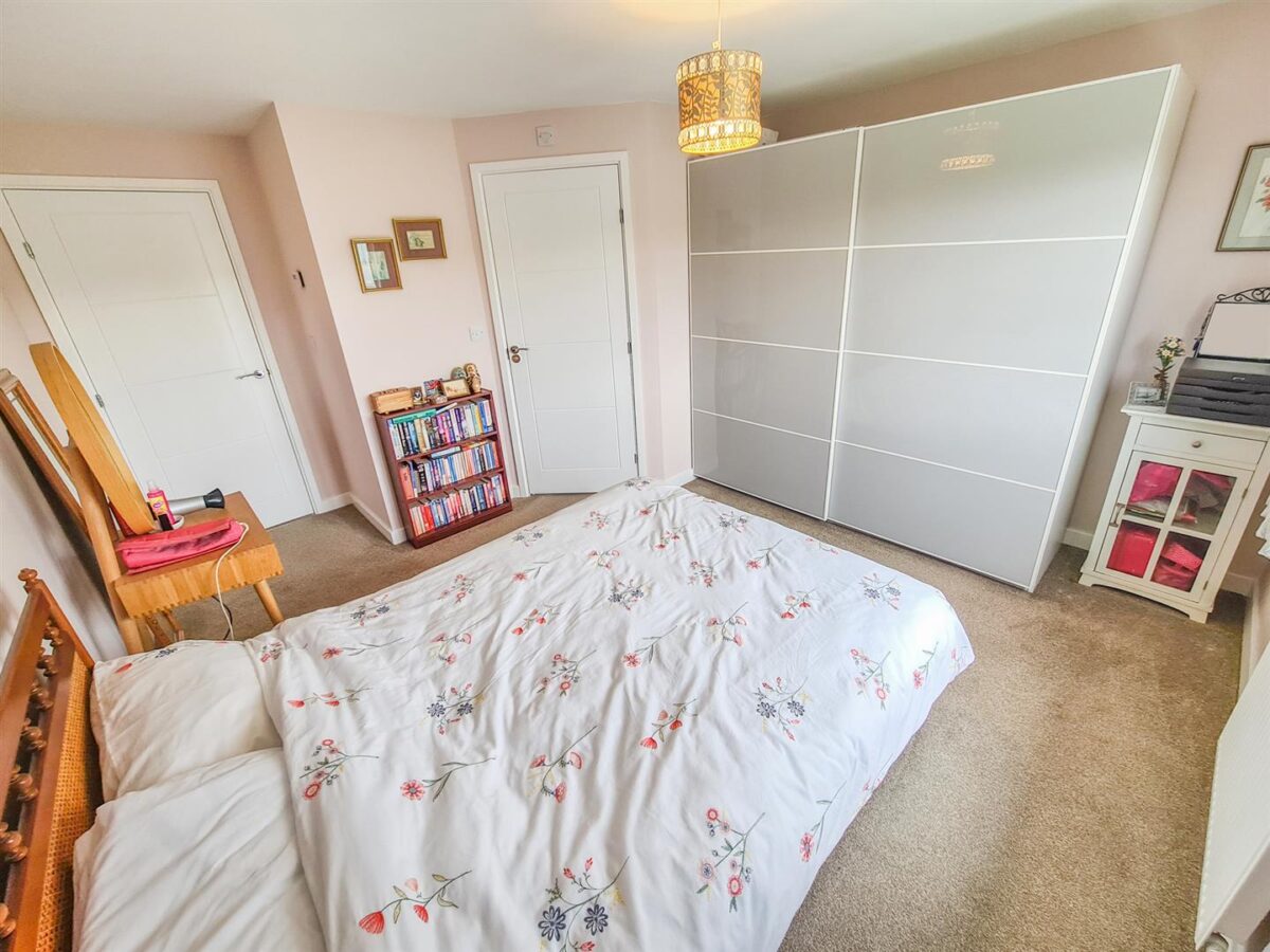 Oak Wood Drive, Corby