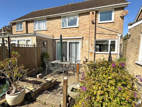 Collingwood Avenue, Corby