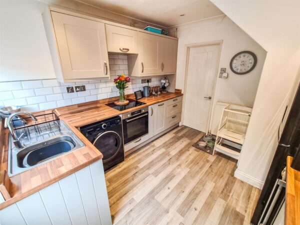 West Glebe Road, Corby