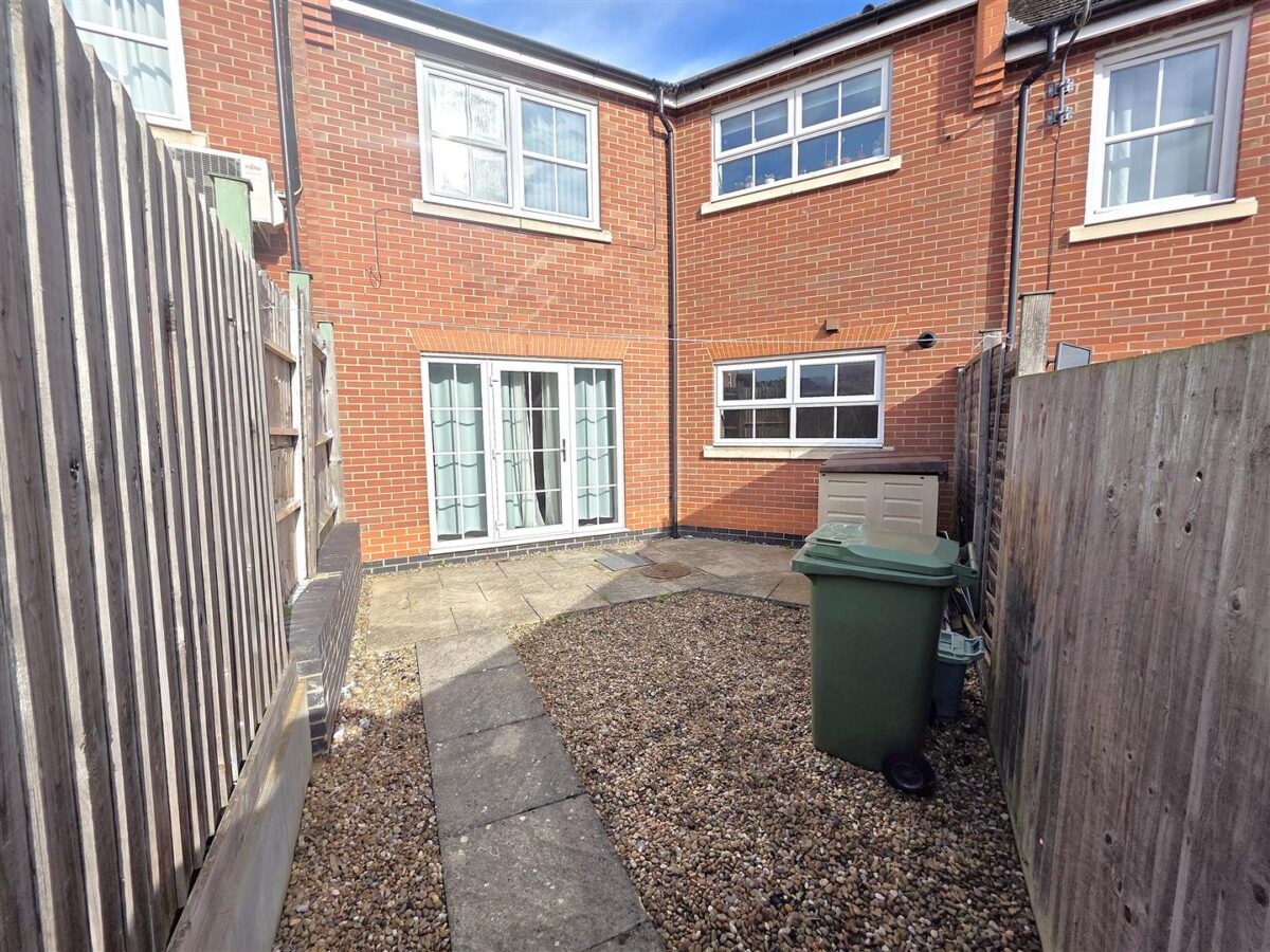 Flatford Close, Corby