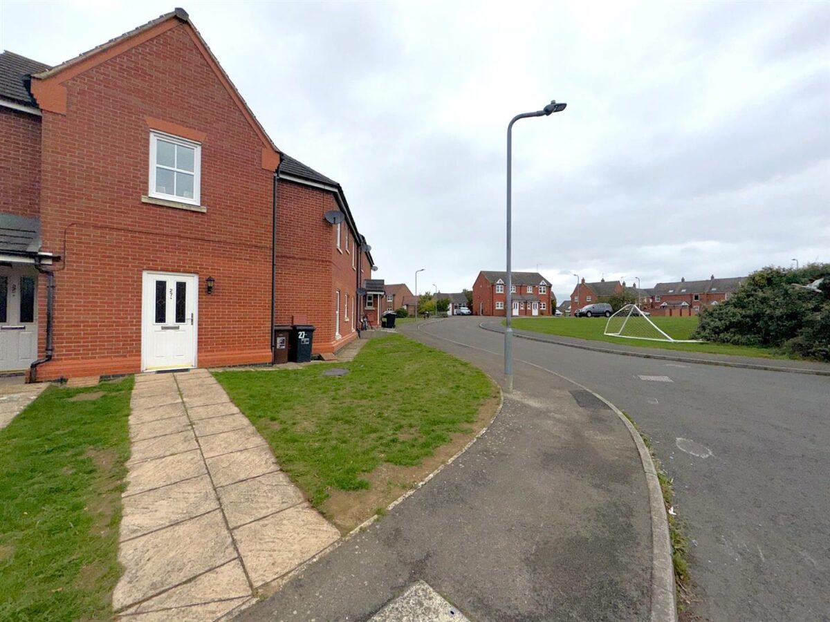 Flatford Close, Corby
