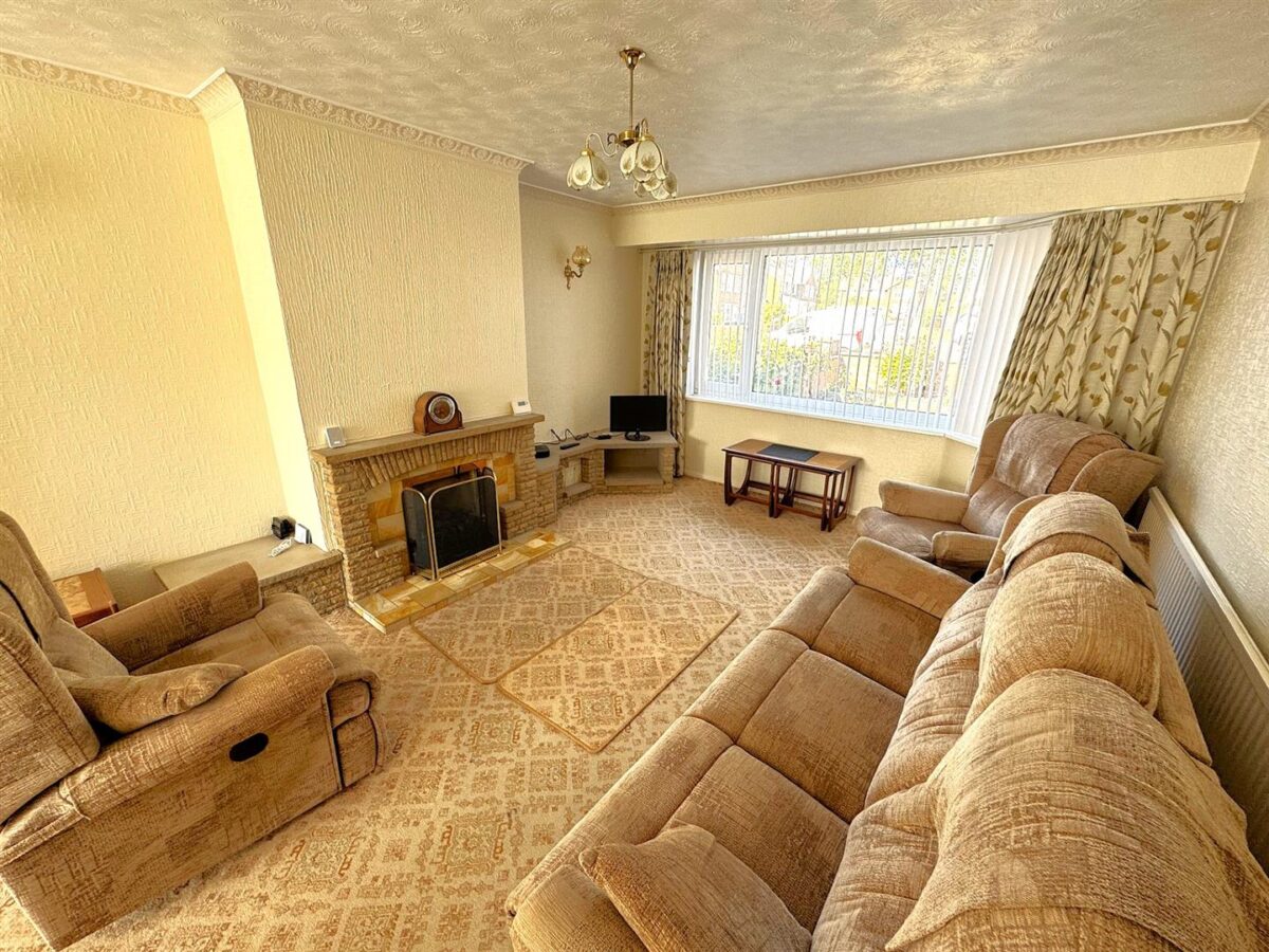 Collingwood Avenue, Corby