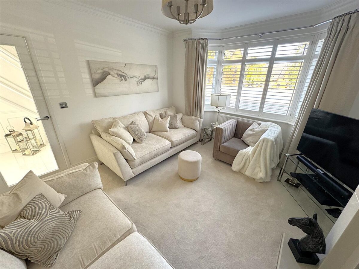 Corby Road, Weldon, Corby