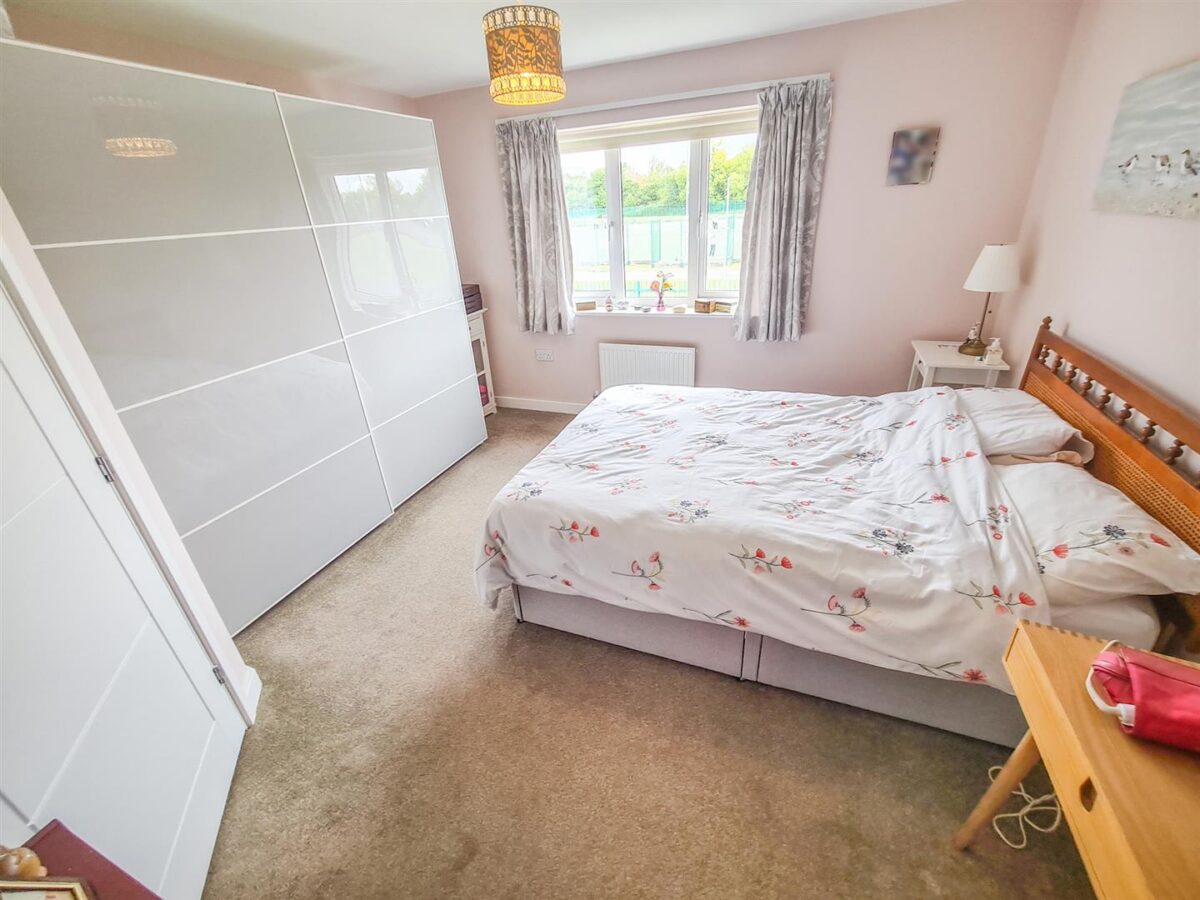 Oak Wood Drive, Corby
